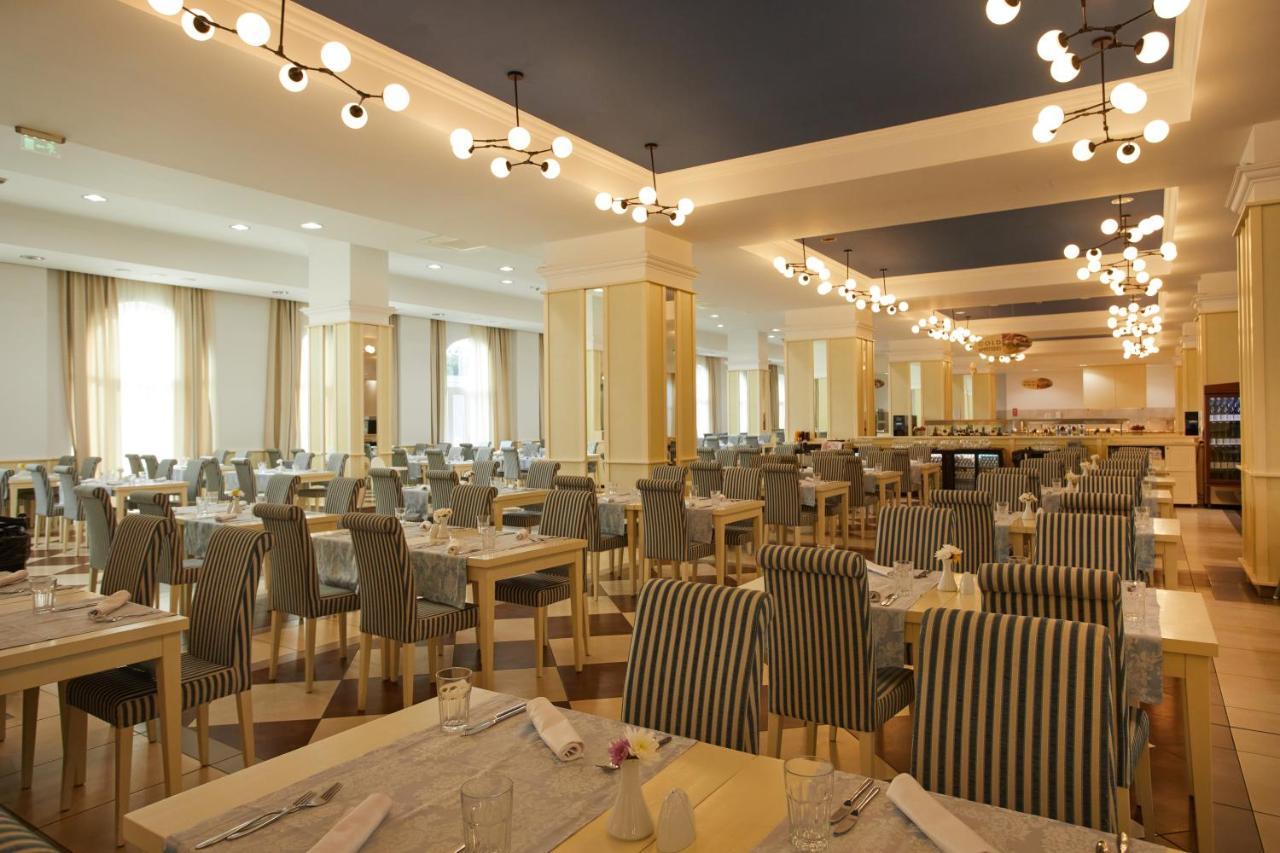 Dreams Sunny Beach Resort And Spa Exteriér fotografie The restaurant