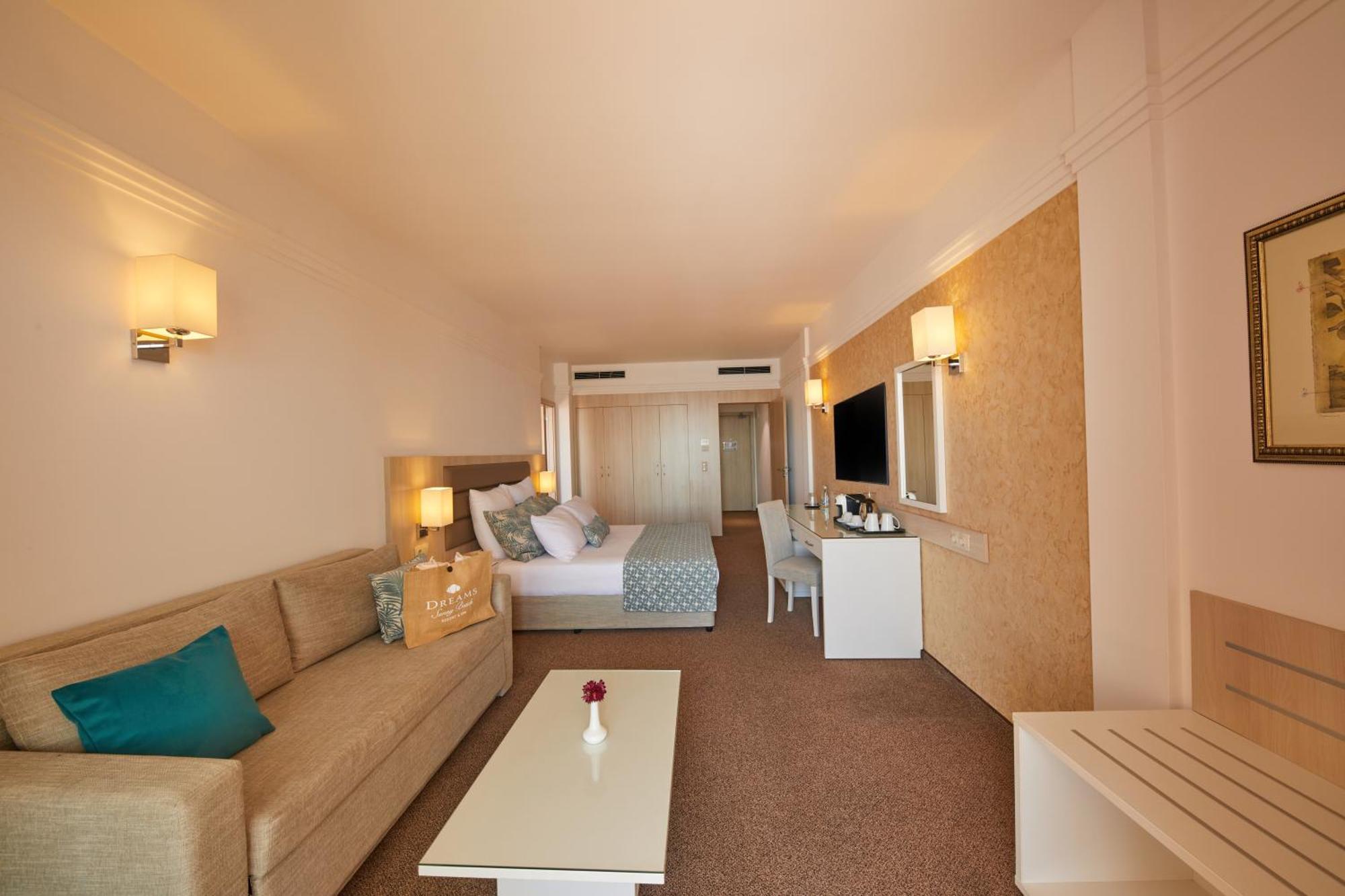 Dreams Sunny Beach Resort And Spa Pokoj fotografie A room at the hotel