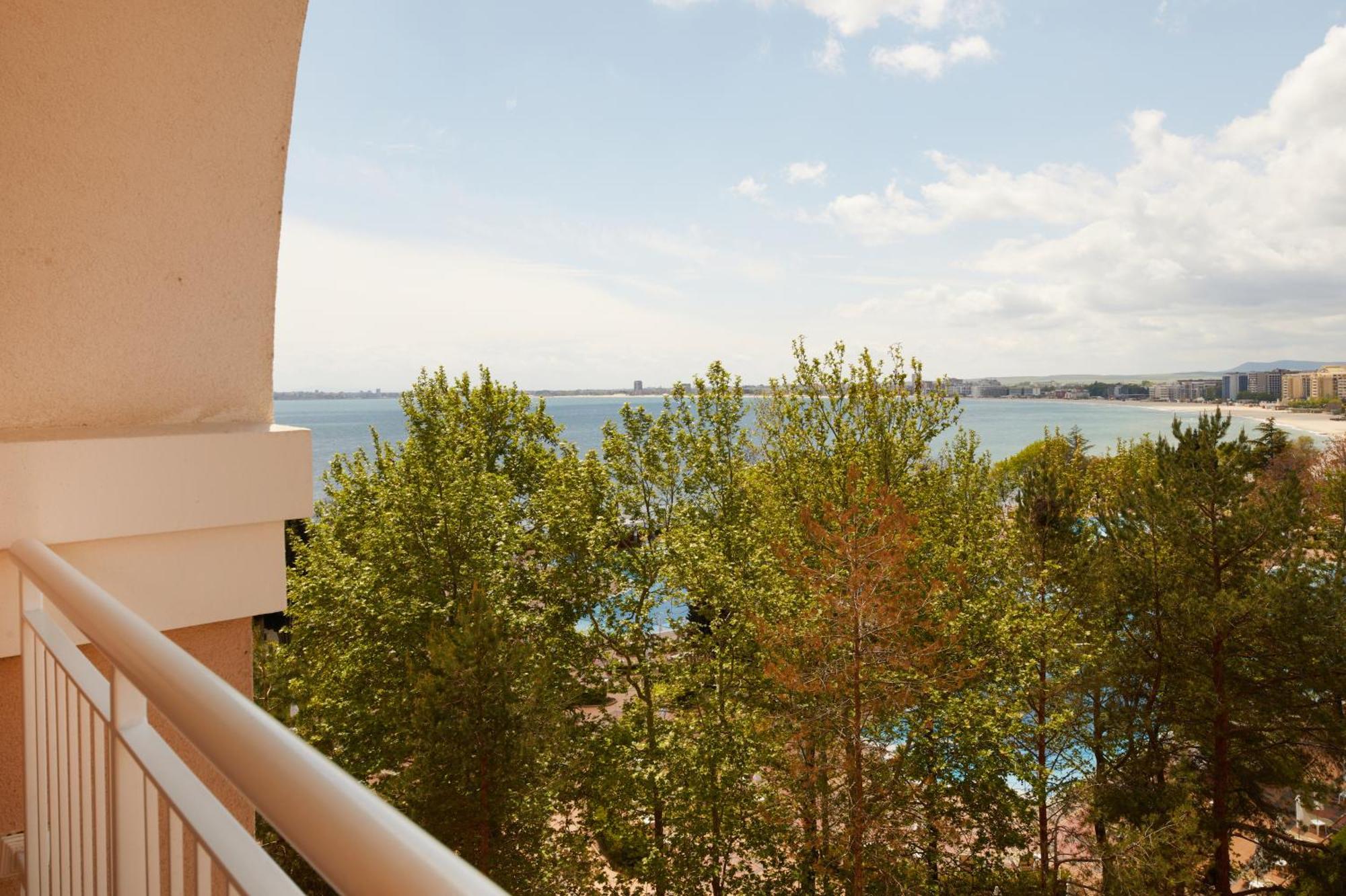 Dreams Sunny Beach Resort And Spa Pokoj fotografie View of the bay from a hotel
