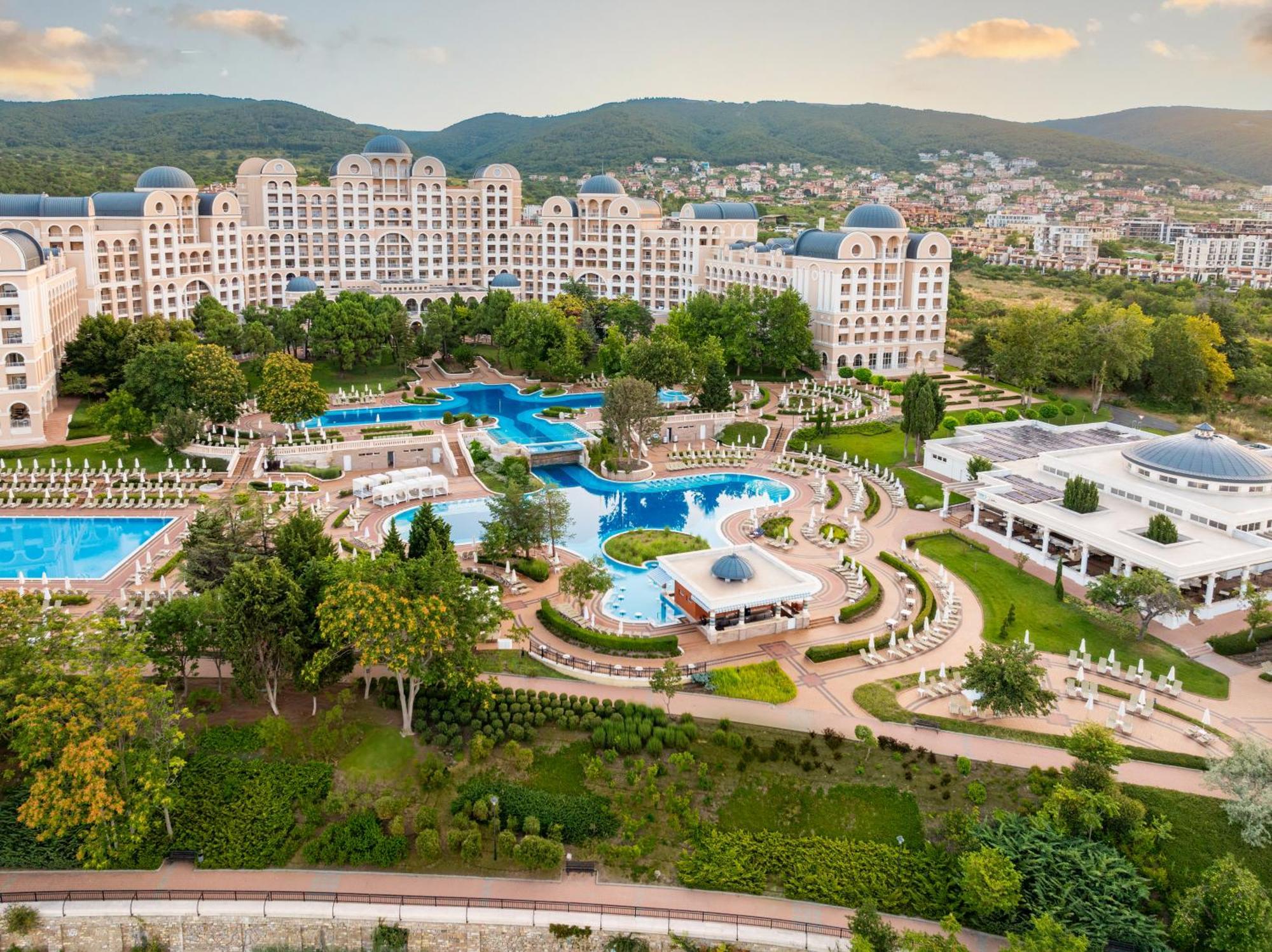 Dreams Sunny Beach Resort And Spa Exteriér fotografie The resort